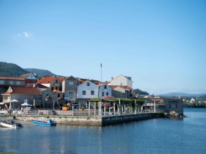 Comfortable Holiday Home in Combarro near the beach